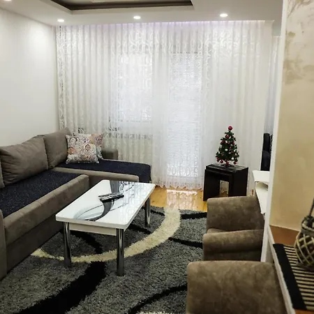 Lara Apartmán